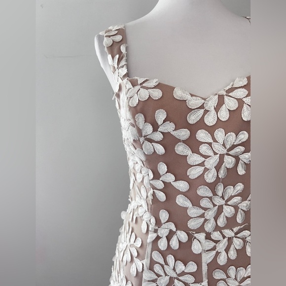 Dress the Population Anabel Semisheer Sweetheart Neck Gown Off White Size M NWT - Picture 5 of 16